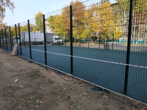 Забор на спортивную площадку 40 метров фото в Апрелевке