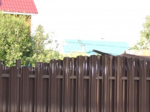Забор из евроштакетника на ленточном фундаменте 10 метров фото в Апрелевке