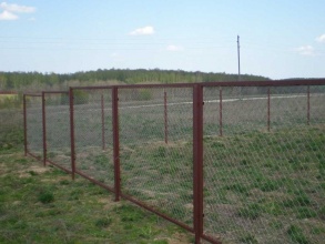 Забор из сетки рабицы в натяг секционный 12 метров фото в Апрелевке