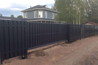 Забор из евроштакетника с бетонированием столбов 80 метров фото в Апрелевке
